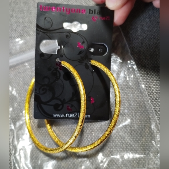 👜Gold sparkly hoop‎ earnings - #144 - Picture 1 of 8